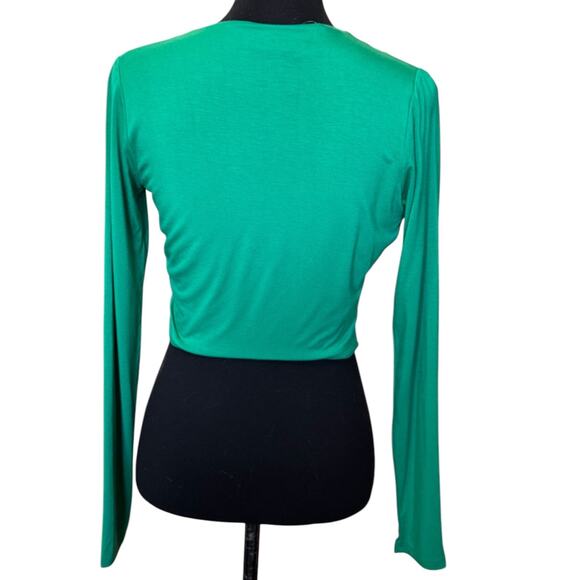 New ~ NAKED WARDROBE ~ Women's Green Long Sleeve Cropped Blouse Top Size L - Picture 2 of 4